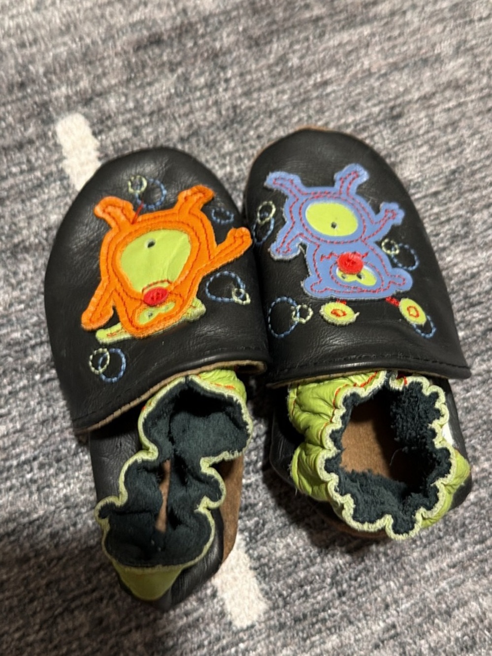 ROBEEZ Kids Black Leather Slip-On Shoes with Colorful Alien Appliqué 6-12 months
